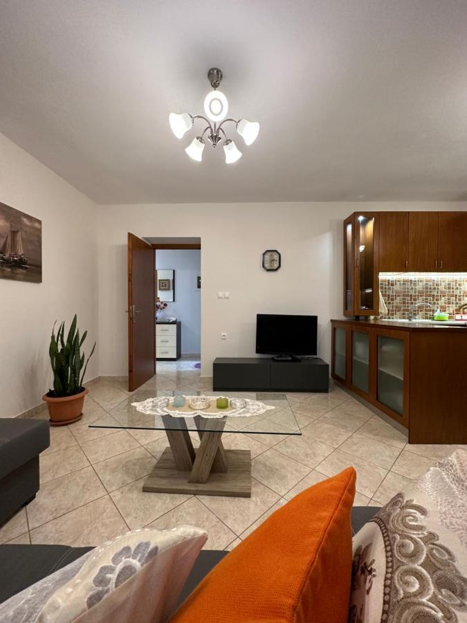 B&S Saranda Apartment Esterno foto