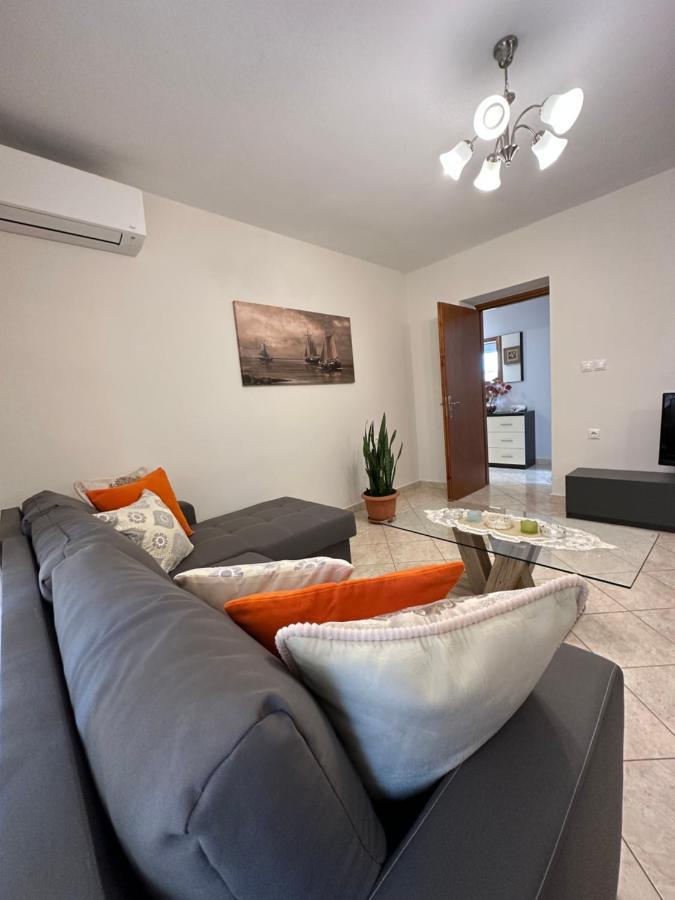 B&S Saranda Apartment Esterno foto
