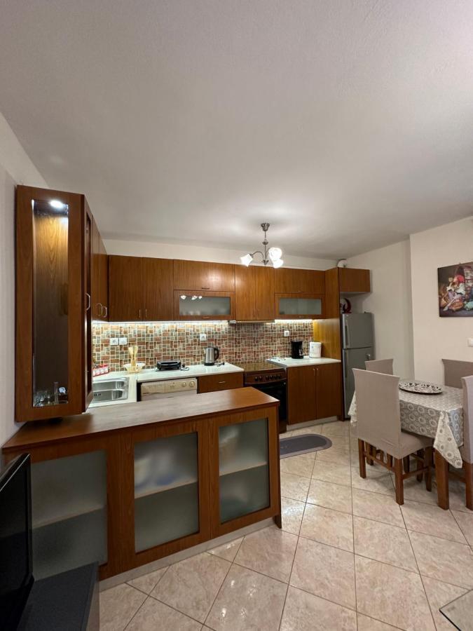 B&S Saranda Apartment Esterno foto